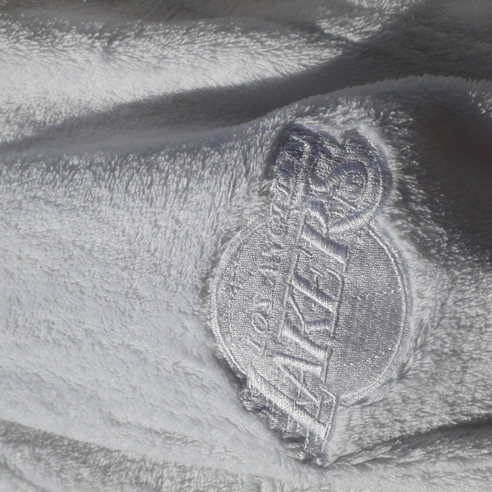 Chadsworth Plush White LA Lakers Robe, S/M - Picture 3 of 8